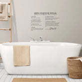 Witte vrijstaande badkuip met Ghusl Sticker voor stijlvol interieurontwerp